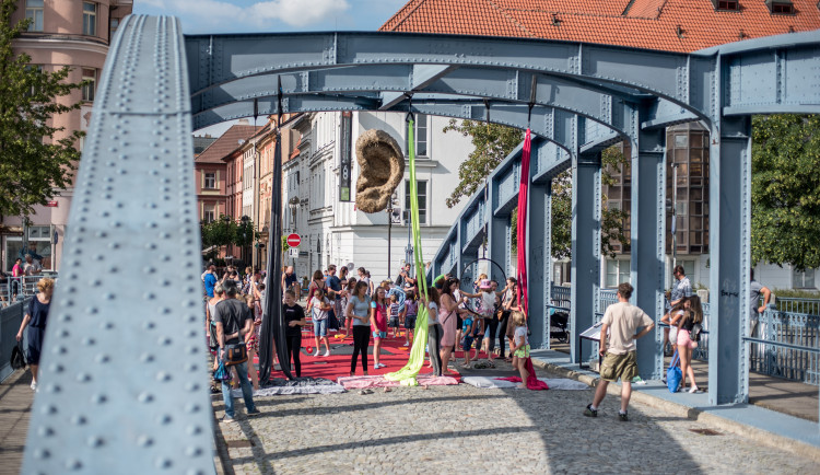 Budějcké ulice oživili pouliční umělci z Čech, ale i Evropy
