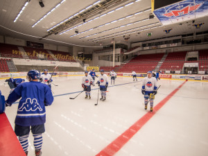 První trénink hokejistů Motoru na ledě při přípravě na sezonu 2018/2019