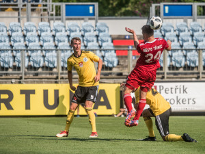 Paráda na úvod, Dynamo porazilo Třinec.