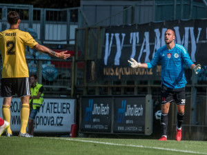 Paráda na úvod, Dynamo porazilo Třinec.