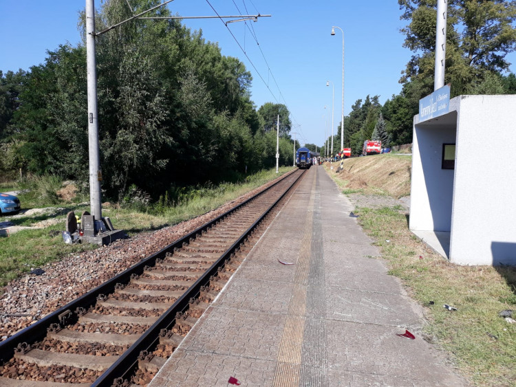 Nehoda vlaku a auta u Kamenného Újezdu si vyžádala jednu oběť