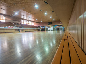 Sportovní hala bude na novou sezonu připravena. O restauraci mají znovu zájem volejbalisté