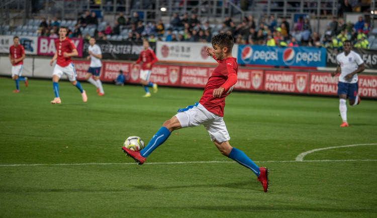 Česká dvacítka s kapitánem Havelkou remizovala s Anglií