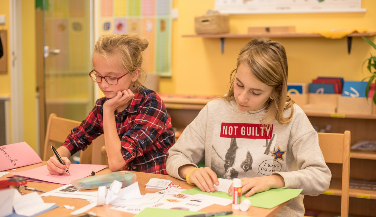 Projektový den v budějcké škole Viva Bambini k výročí republiky