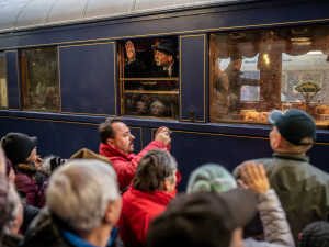 Lidé přivítali na nádraží prezidenta Masaryka. Ne všichni ho ale viděli.