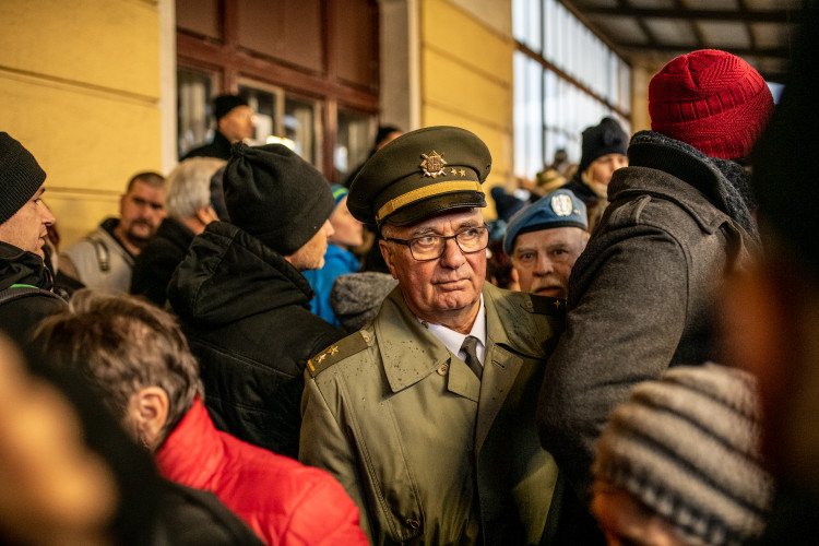 Lidé přivítali na nádraží prezidenta Masaryka. Ne všichni ho ale viděli.