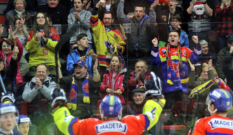 Karabáčkův hattrick a výbuch radosti domácích fanoušků