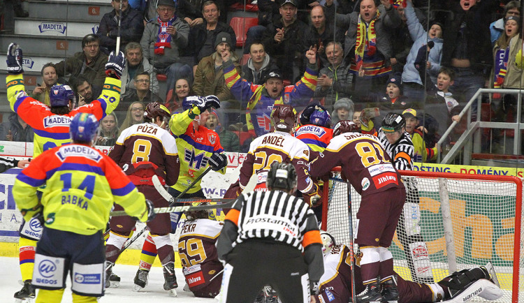 Důraz Lukáše Endála před brankou Jihlavy nesl své ovoce a v 51. minutě Jihočeši snížili na 1:2