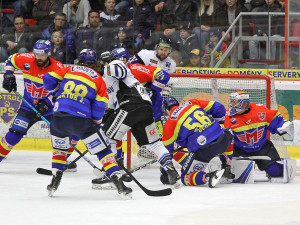 Tento závar před Kváčovým brankovištěm gólem neskončil