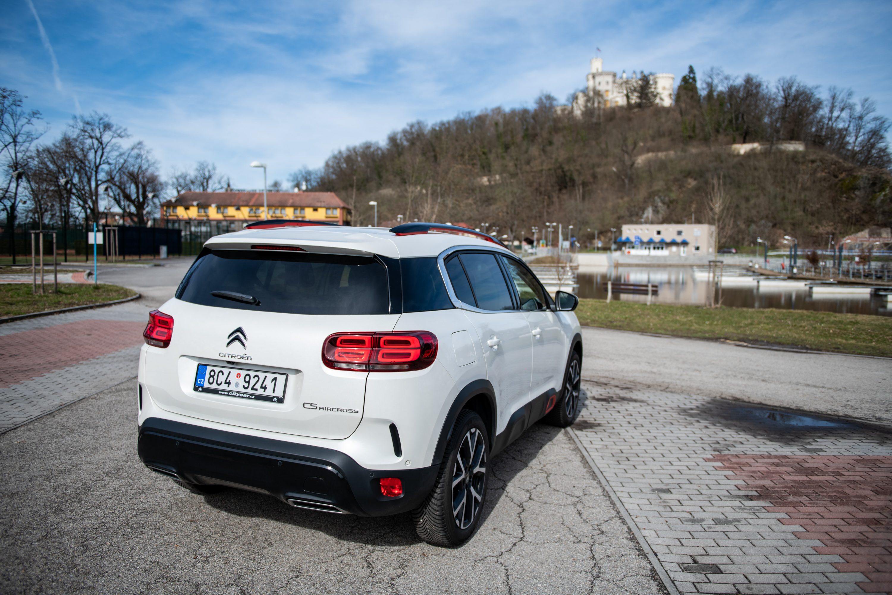 Reprezentativní a komfortní. Citroën C5 Aircross strčí do kapsy ne jedno SUV