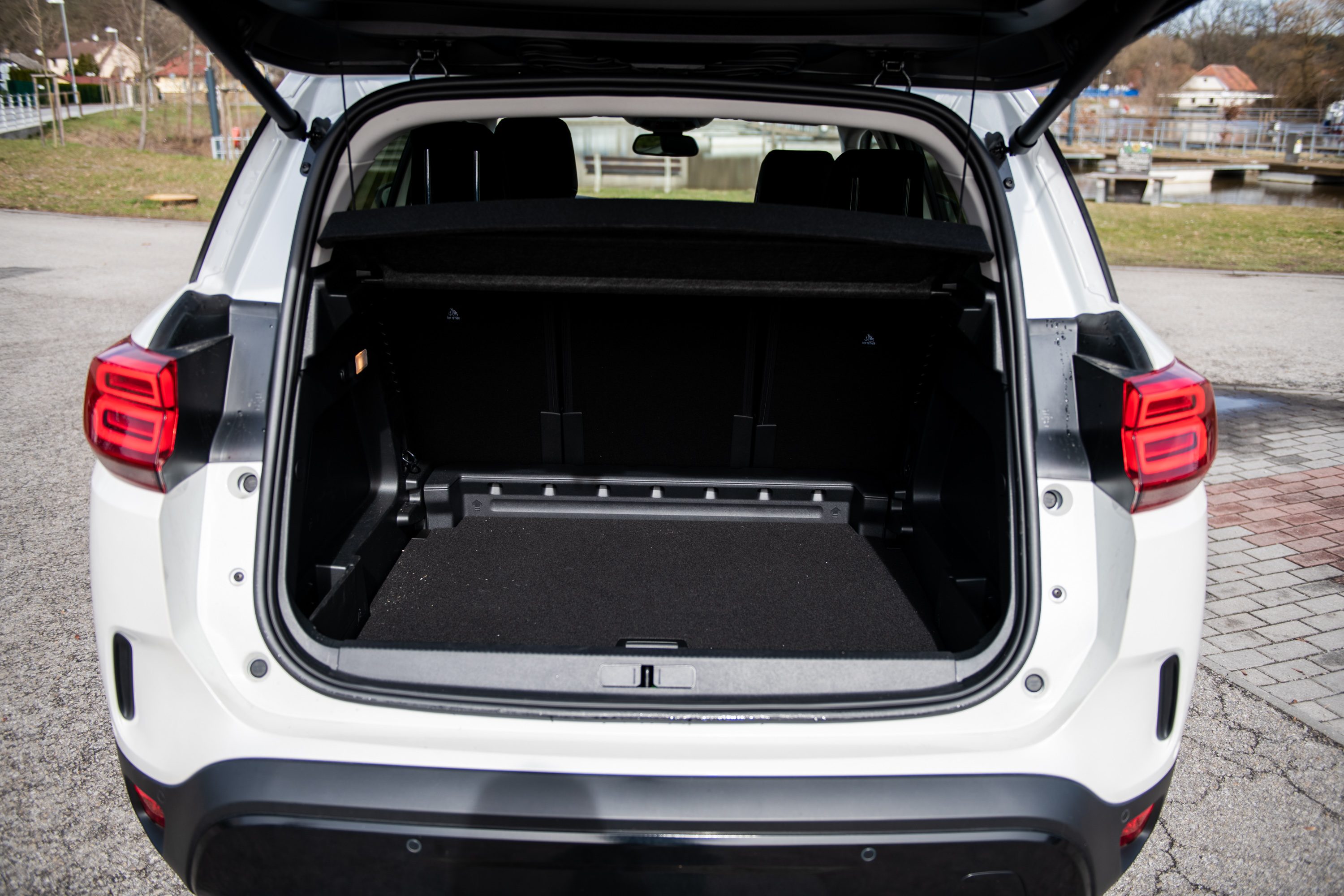 Reprezentativní a komfortní. Citroën C5 Aircross strčí do kapsy ne jedno SUV