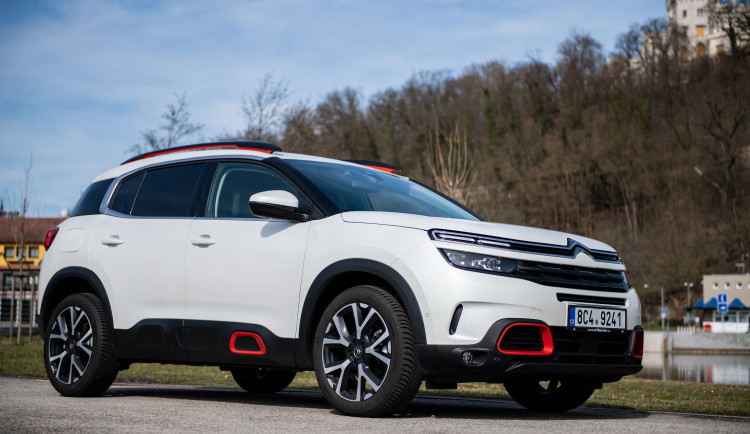 Reprezentativní a komfortní. Citroën C5 Aircross strčí do kapsy ne jedno SUV