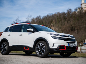Reprezentativní a komfortní. Citroën C5 Aircross strčí do kapsy ne jedno SUV
