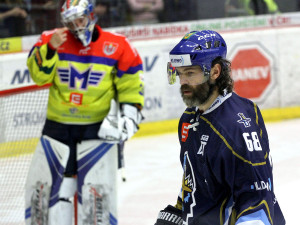 Jaromír Jágr domácího brankáře Petra Kváču jednou překonal