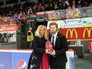 Čtenáři Budějcké Drbny vyhlásili Motorákem měsíce února Američana Codyho Bradleyho. Duel s Kladnem bohužel sledoval pouze z tribuny