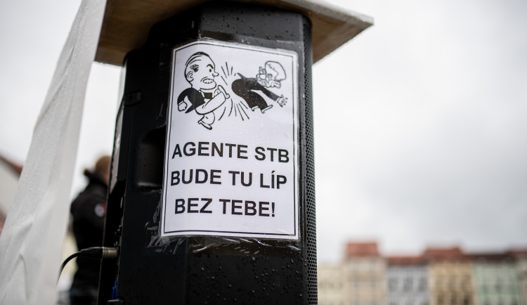 Protest na budějckém náměstí