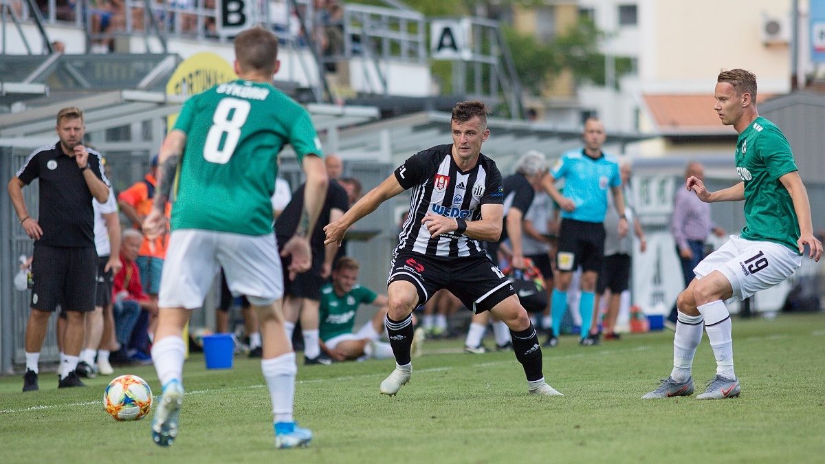 Čolič vystřelil Dynamu remízu s Jabloncem. Jihočeši na domácí vítězství stále čekají