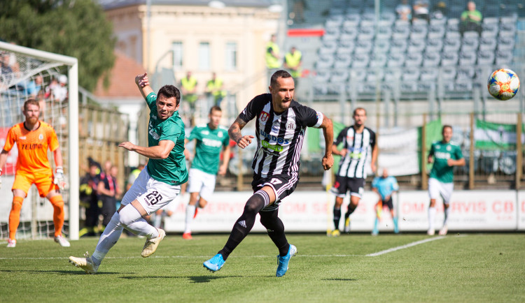 Čolič vystřelil Dynamu remízu s Jabloncem. Jihočeši na domácí vítězství stále čekají