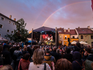 FOTO: Nebeská show nad jihem Čech. Duhu jste zachytili na mnoha místech