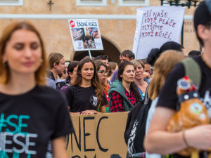 Pochodu za práva zvířat se zúčastnily stovky lidí