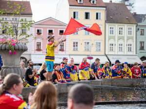 Pochod fanoušků Motoru před první zápasem Chance ligy