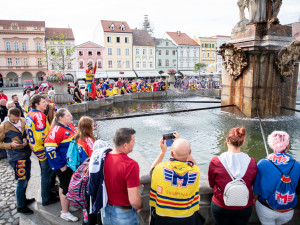 Pochod fanoušků Motoru před první zápasem Chance ligy