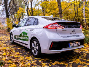 Elektromobil Ioniq poutá pozornost nejen vzhledem