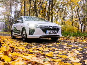 Elektromobil Ioniq poutá pozornost nejen vzhledem