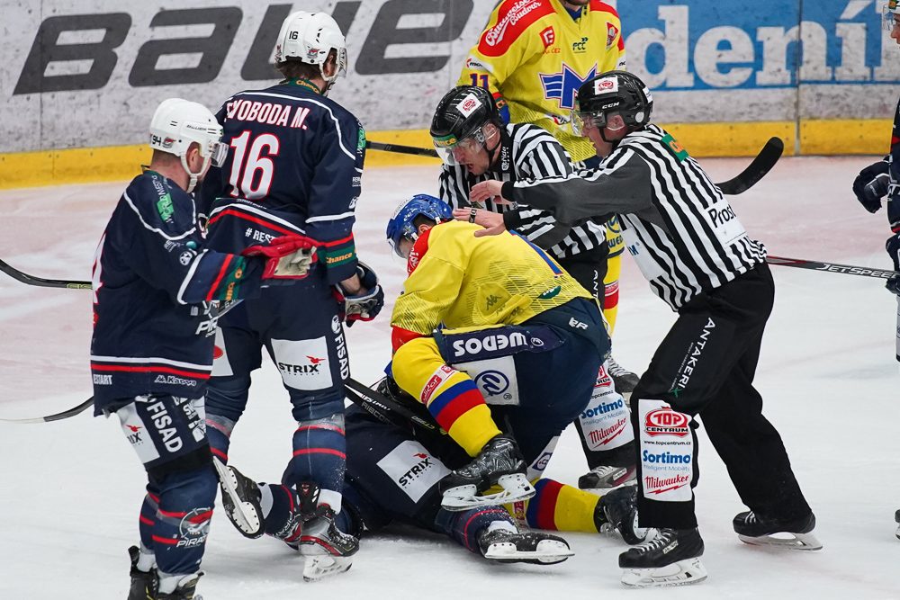 ČEZ Motor České Budějovice vs Piráti Chomutov