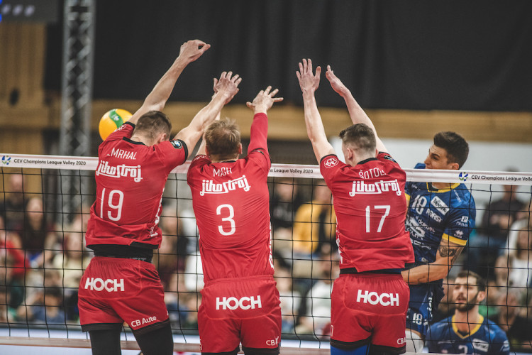 Jihostroj doma nastoupil proti největším hvězdám světového volejbalu