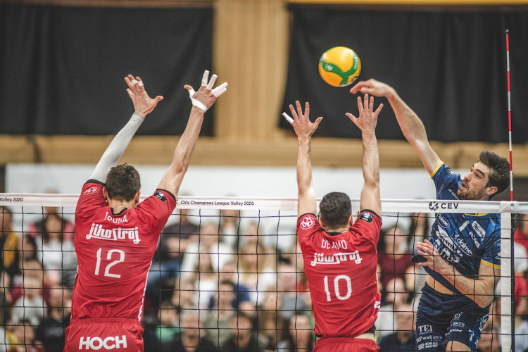 Jihostroj doma nastoupil proti největším hvězdám světového volejbalu