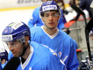 Vzpomínkový retro duel ovládli hokejisté Motoru