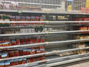 Vykoupené regály v obchodech