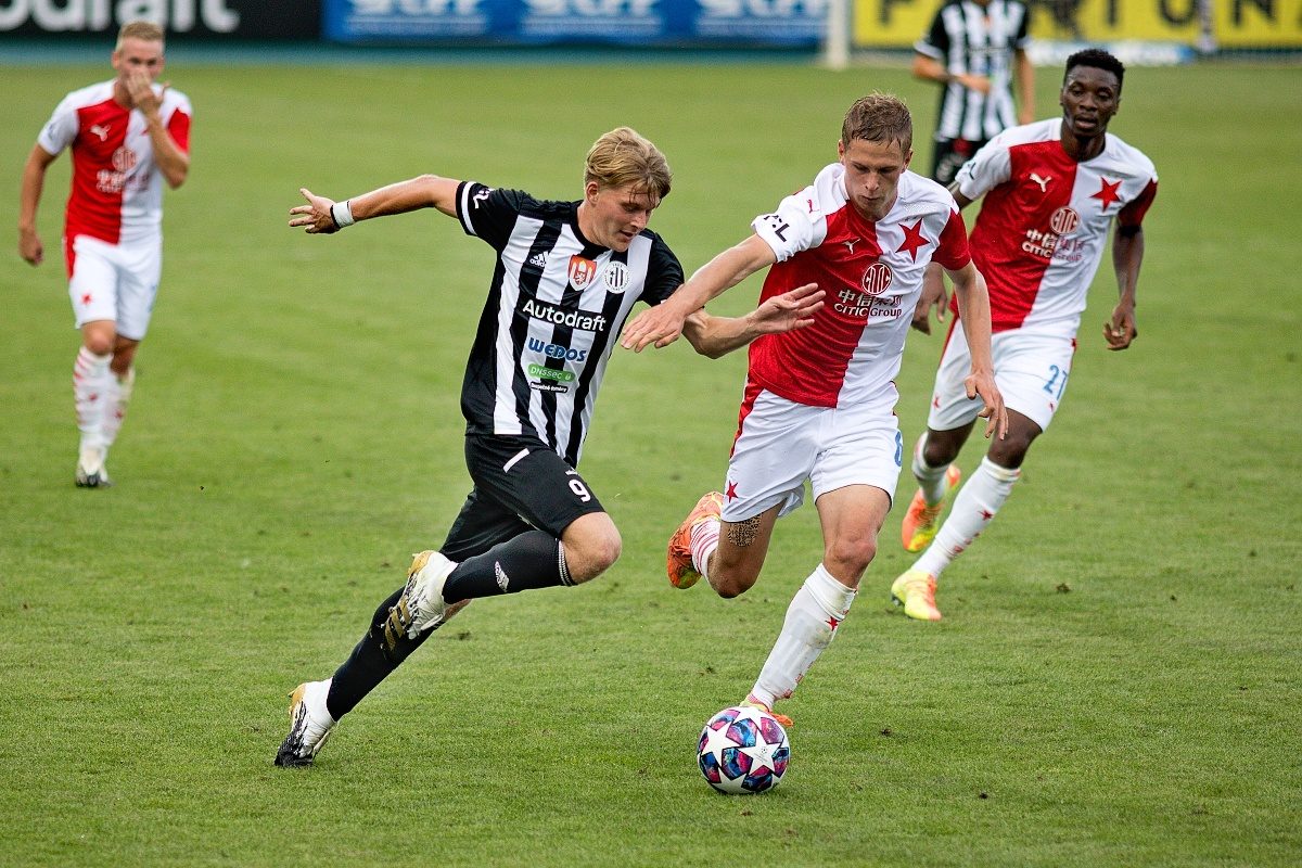 FOTOGALERIE: Slavia na jihu Čech dominovala a vykročila za obhajobou