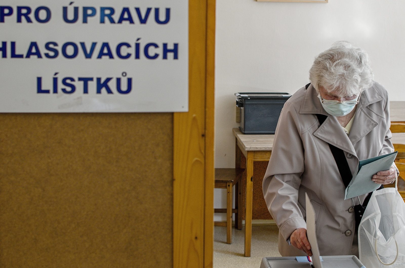 První den voleb.