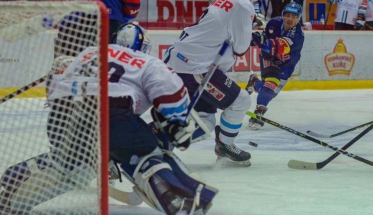 FOTOGALERIE: Nepomohl ani fantastický Patera. Motor čeká na první domácí výhru, v nájezdech podlehl Liberci