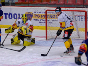 FOTOGALERIE: Druhé vítězství v řadě. Motoru se začíná dařit, v Budvar aréně přehrál Litvínov 4:3