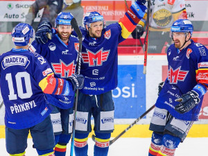 FOTOGALERIE: Druhé vítězství v řadě. Motoru se začíná dařit, v Budvar aréně přehrál Litvínov 4:3