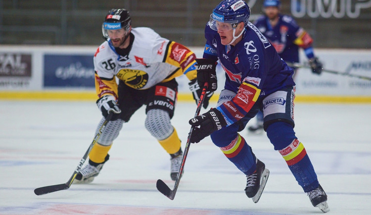 FOTOGALERIE: Druhé vítězství v řadě. Motoru se začíná dařit, v Budvar aréně přehrál Litvínov 4:3