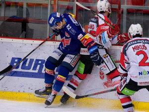 FOTOGALERIE: Konec úspěšné série. Budvar aréna po čtyřech zápasech padla, vyloupily ji Pardubice