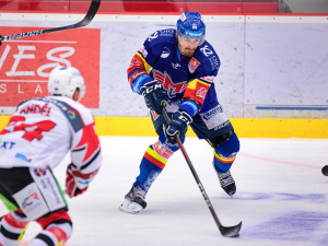 FOTOGALERIE: Konec úspěšné série. Budvar aréna po čtyřech zápasech padla, vyloupily ji Pardubice