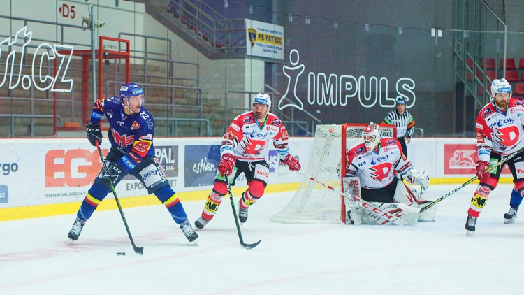 FOTOGALERIE: Konec úspěšné série. Budvar aréna po čtyřech zápasech padla, vyloupily ji Pardubice