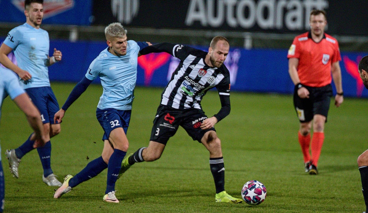 FOTOGALERIE: Brzký gól a červená karta. Dynamo doma dobývalo příbramský val, nakonec vyhrálo 2:1