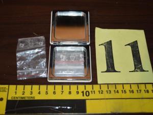 FOTO/ VIDEO: Rok a půl sledovala policie drogové dealery ve Vimperku. Minulý týden je zadrželi