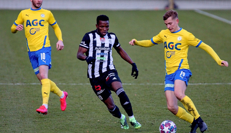 FOTOGALERIE: Spolehlivý exekutor Čolič i fantastický Vorel. Dynamo vyhrálo potřetí v řadě, doma porazilo Teplice