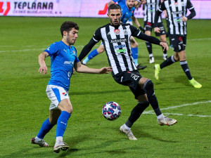 FOTOGALERIE: Dynamo válí a pět zápasů v řadě neprohrálo, Baník sestřelil v závěru Mršič