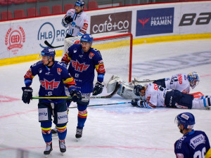 FOTOGALERIE: Výsledková krize pokračuje. Motor doma nestačil ani na Liberec, Bílí Tygři vyhráli 5:2