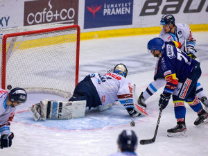 FOTOGALERIE: Výsledková krize pokračuje. Motor doma nestačil ani na Liberec, Bílí Tygři vyhráli 5:2