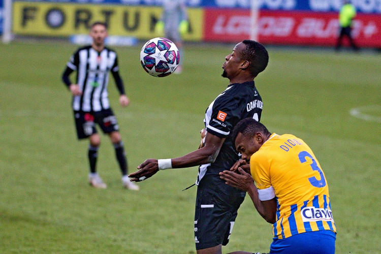 FOTOGALERIE: Konec úspěšné série. Dynamo doma nečekaně padlo s poslední Opavou, inkasovalo v závěru