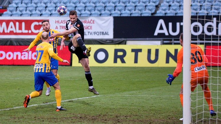 FOTOGALERIE: Konec úspěšné série. Dynamo doma nečekaně padlo s poslední Opavou, inkasovalo v závěru